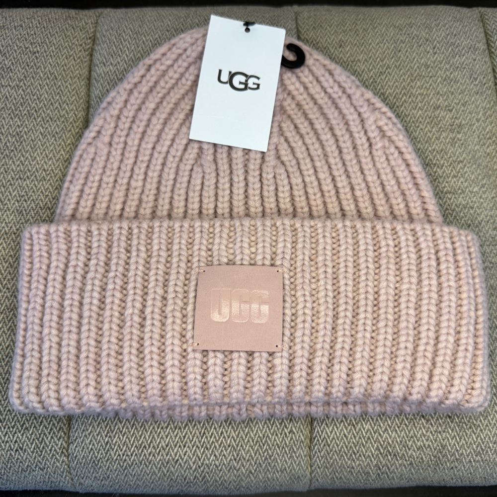 UGG Chunky Knit Beanie Women's in Mauve Pink, Fold Over Cuff w Logo Patch Hat - Picture 9 of 11